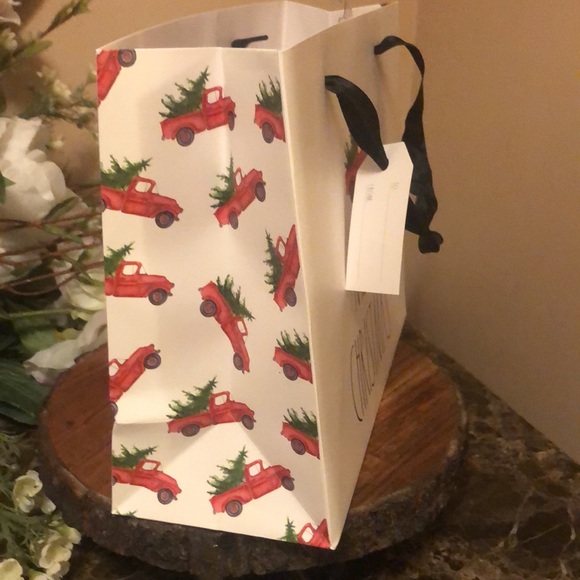 Set of 2 RAE DUNN CHRISTMAS PAPER GIFT BAGS - Picture 2 of 7